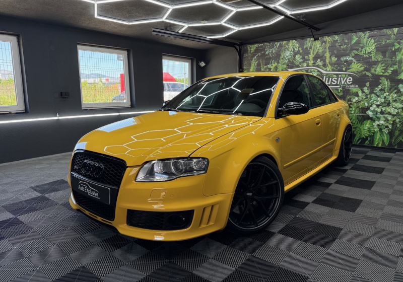 Audi RS4 4.2 V8 FSi Quattro Black Packet