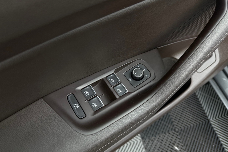  Ponuka vozidiel / Volkswagen Passat Variant 2.0 TDI BMT Highline DSG - video