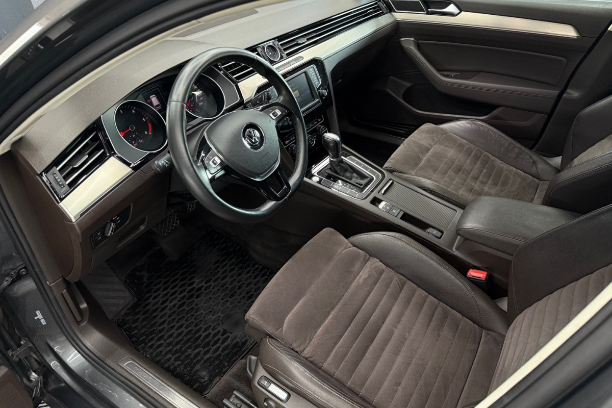 Ponuka vozidiel / Volkswagen Passat Variant 2.0 TDI BMT Highline DSG - video