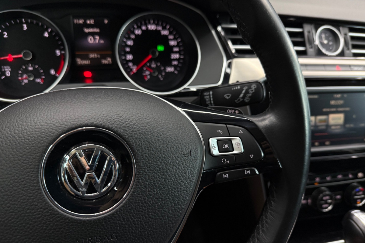 Ponuka vozidiel / Volkswagen Passat Variant 2.0 TDI BMT Highline DSG - video