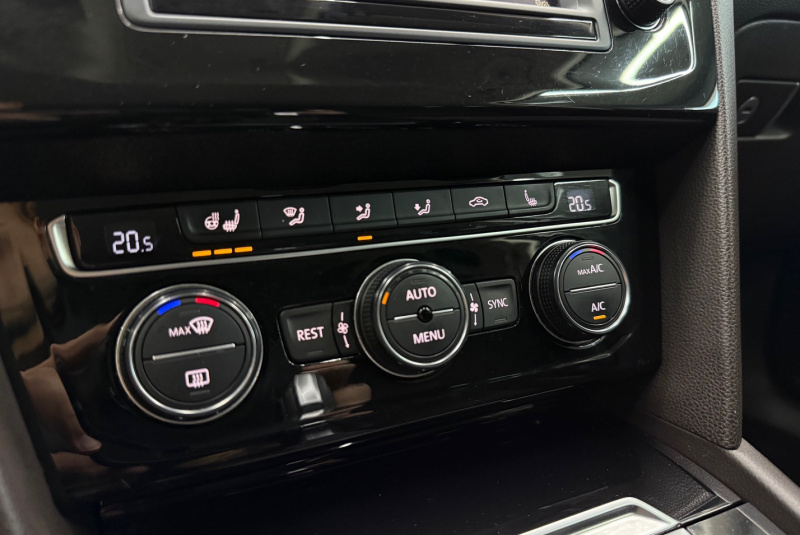  Ponuka vozidiel / Volkswagen Passat Variant 2.0 TDI BMT Highline DSG - video