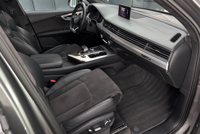  Ponuka vozidiel / Audi Q7 3.0 TDI 272k quattro tiptronic 8-st. - video