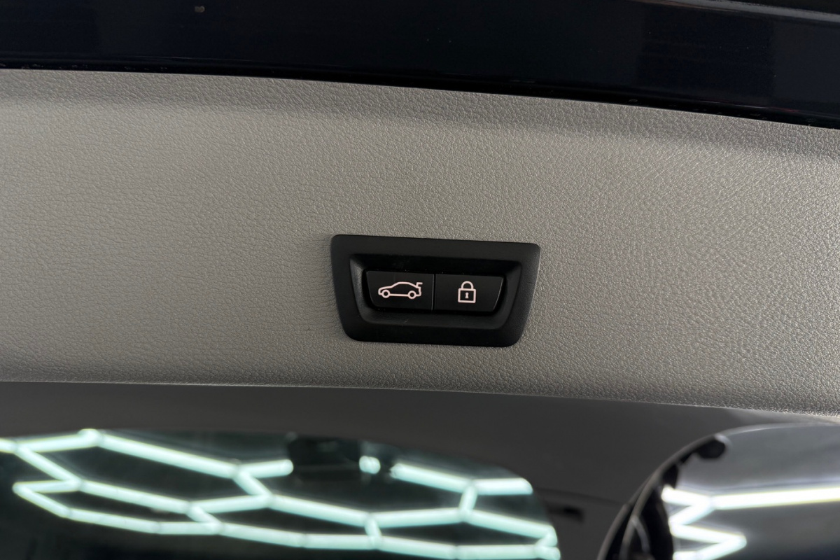 Ponuka vozidiel / BMW X4 xDrive20d A/T - video