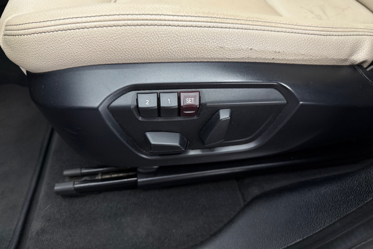 Ponuka vozidiel / BMW X4 xDrive20d A/T - video