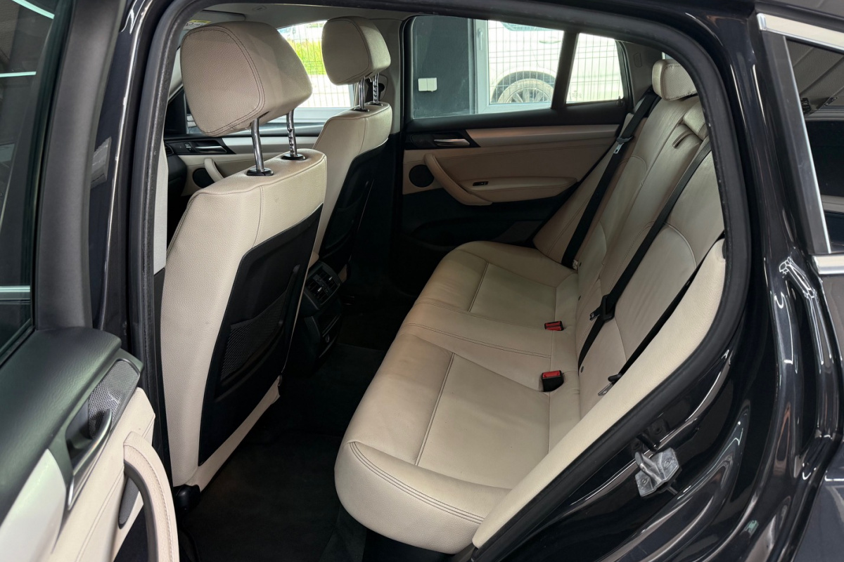 Ponuka vozidiel / BMW X4 xDrive20d A/T - video