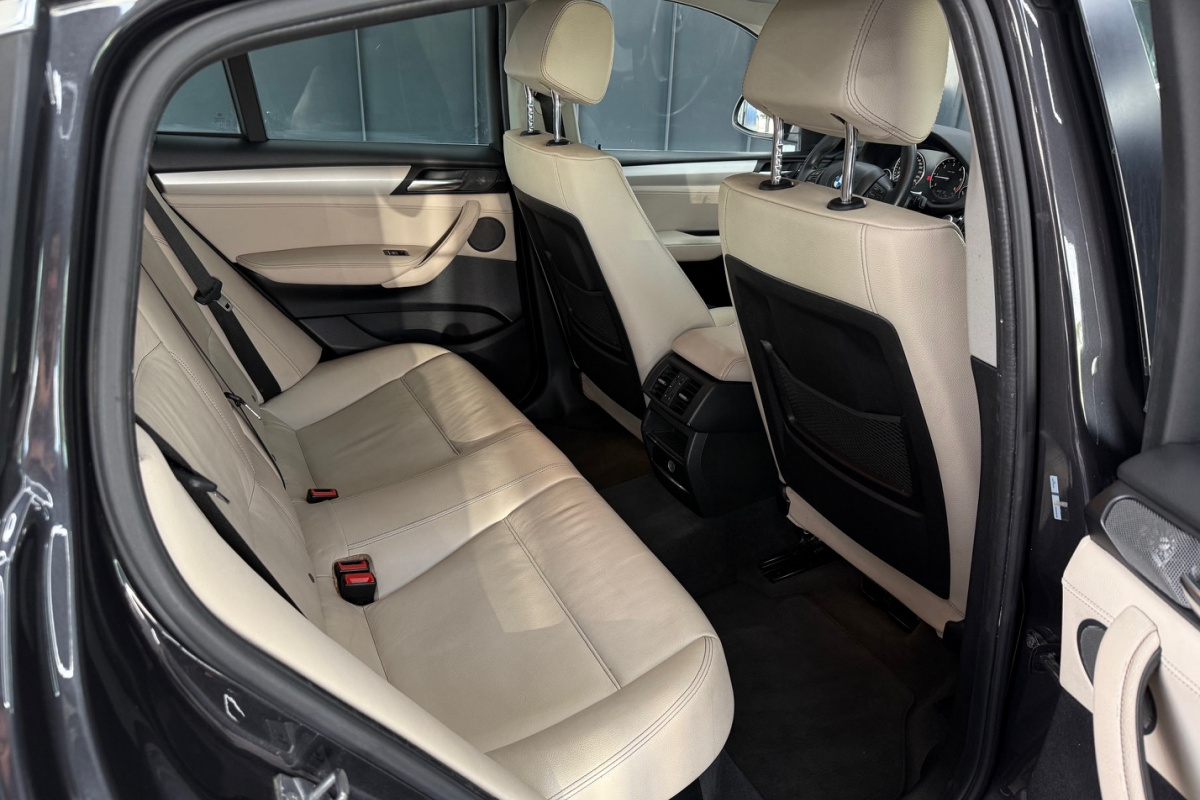 Ponuka vozidiel / BMW X4 xDrive20d A/T - video