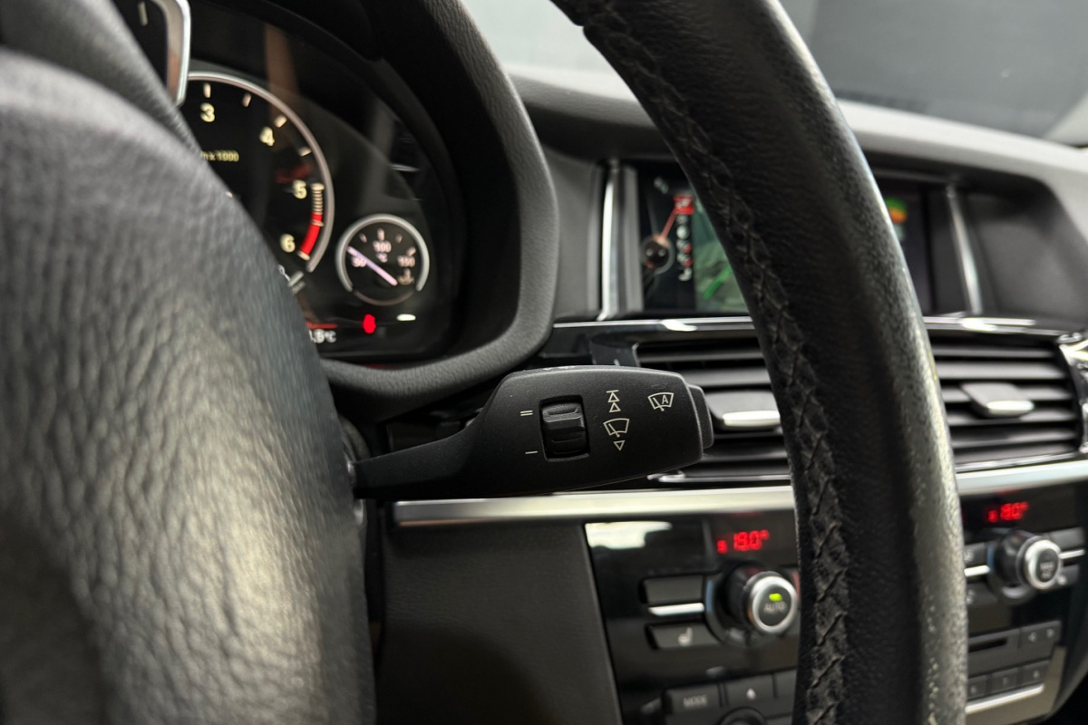 Ponuka vozidiel / BMW X4 xDrive20d A/T - video