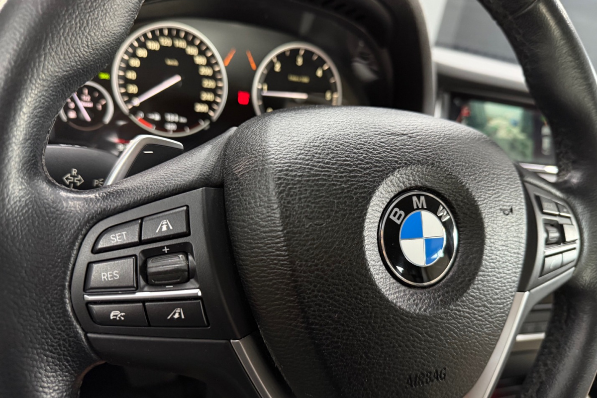 Ponuka vozidiel / BMW X4 xDrive20d A/T - video