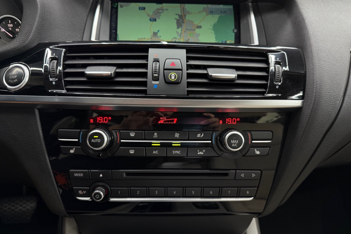 Ponuka vozidiel / BMW X4 xDrive20d A/T - video