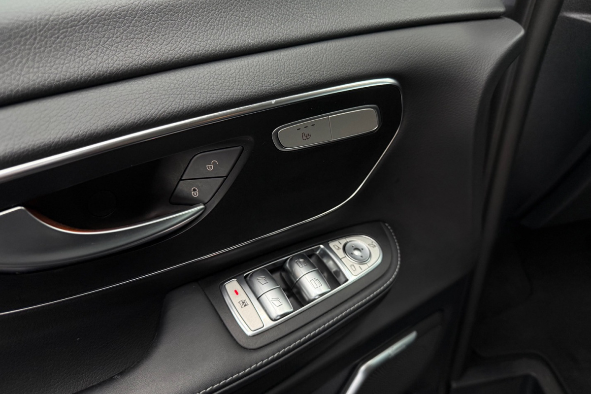 Ponuka vozidiel / Mercedes-Benz V trieda V250 d lang A/T 4MATIC - video