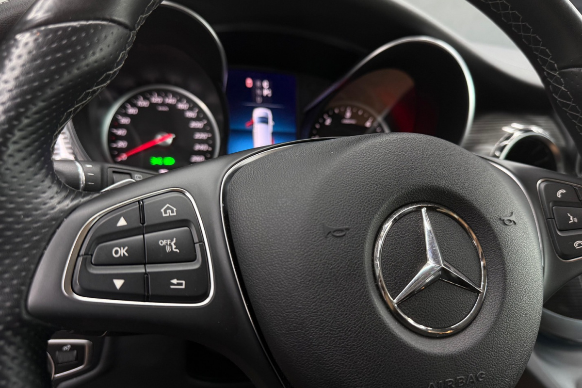 Ponuka vozidiel / Mercedes-Benz V trieda V250 d lang A/T 4MATIC - video