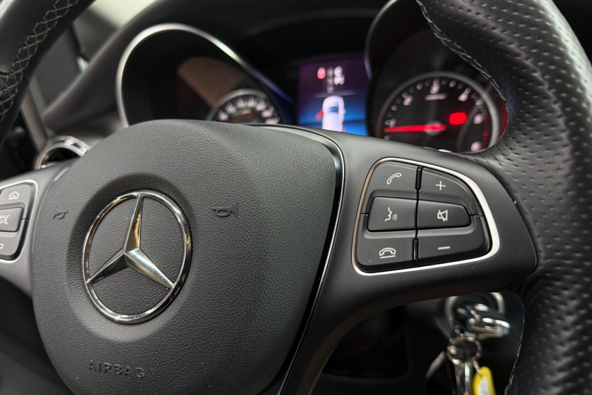 Ponuka vozidiel / Mercedes-Benz V trieda V250 d lang A/T 4MATIC - video