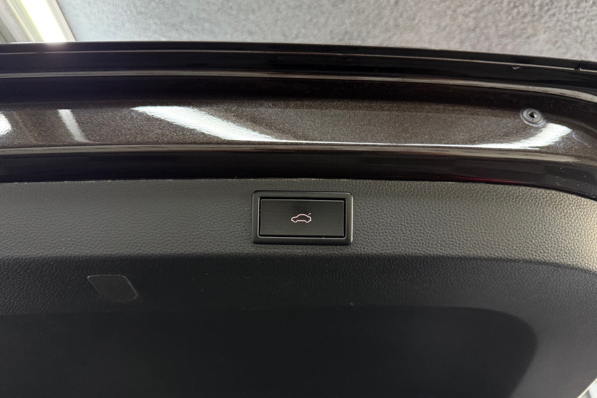 Ponuka vozidiel / Škoda Karoq 1.6 TDI Style DSG - video