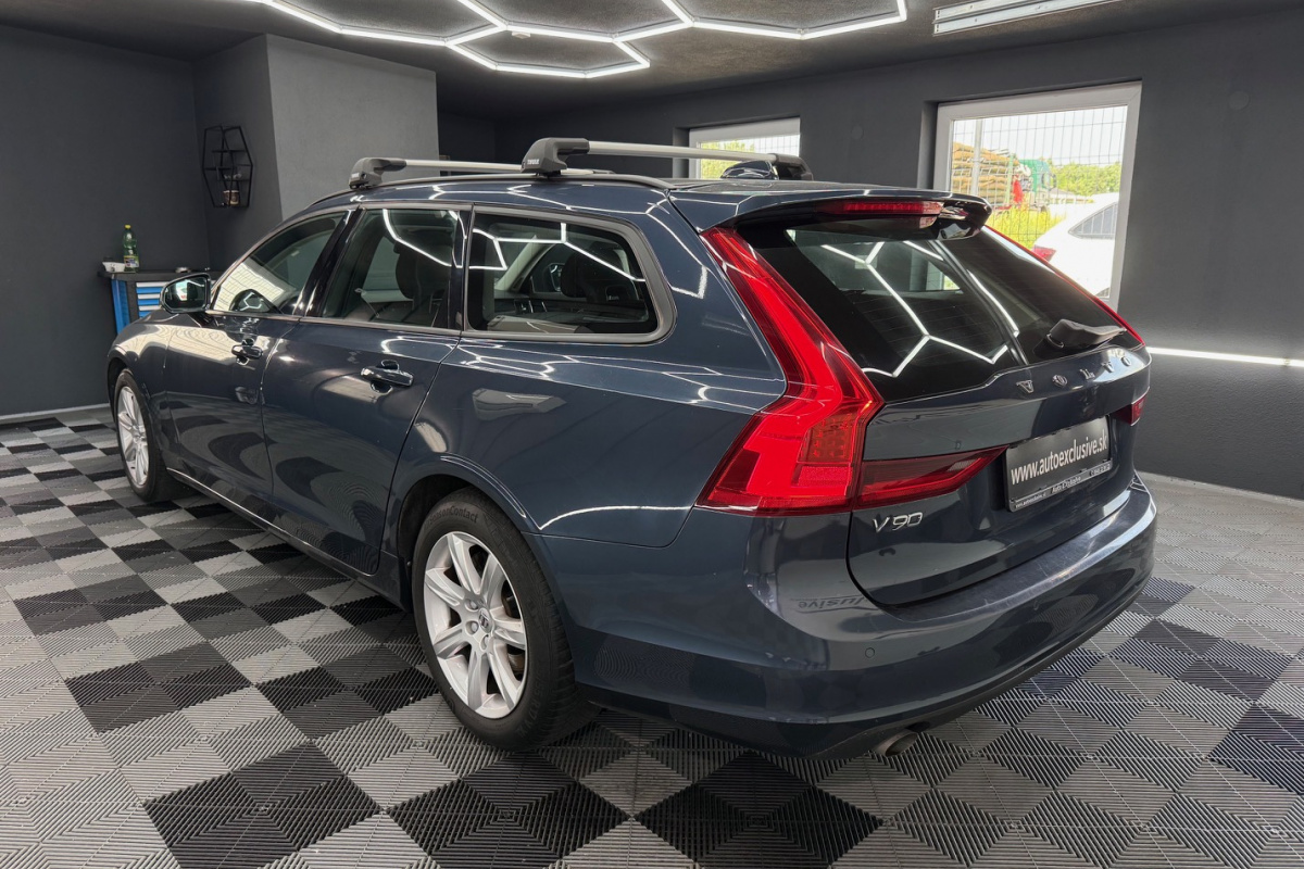 Ponuka vozidiel / Volvo V90 D4 2.0L Momentum A/T - video