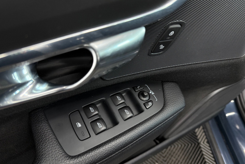  Ponuka vozidiel / Volvo V90 D4 2.0L Momentum A/T - video