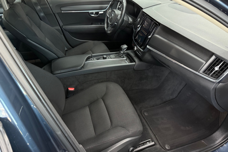  Ponuka vozidiel / Volvo V90 D4 2.0L Momentum A/T - video