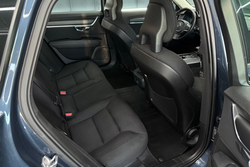 Ponuka vozidiel / Volvo V90 D4 2.0L Momentum A/T - video