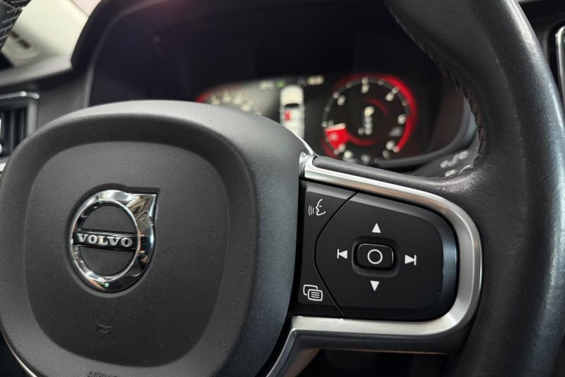  Ponuka vozidiel / Volvo V90 D4 2.0L Momentum A/T - video