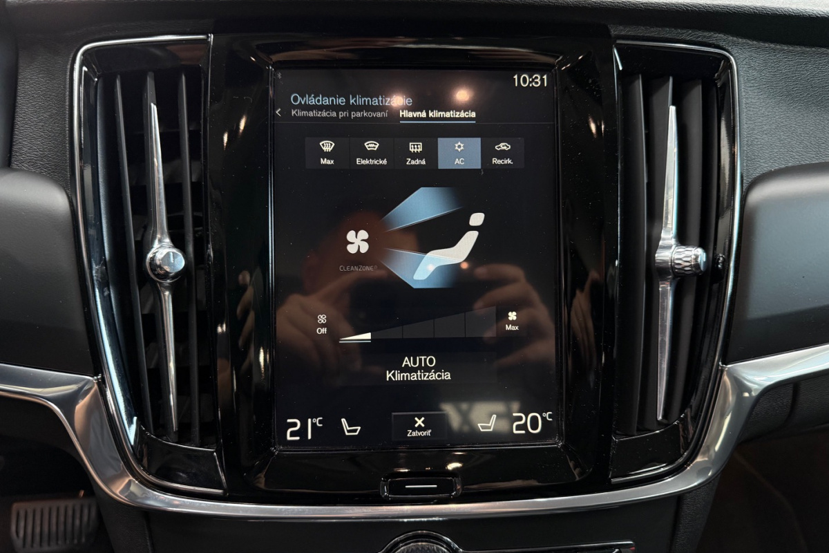 Ponuka vozidiel / Volvo V90 D4 2.0L Momentum A/T - video