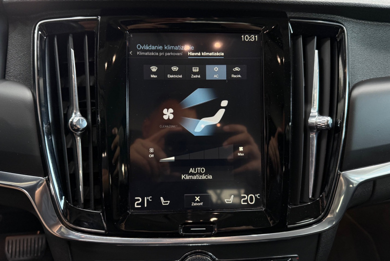  Ponuka vozidiel / Volvo V90 D4 2.0L Momentum A/T - video