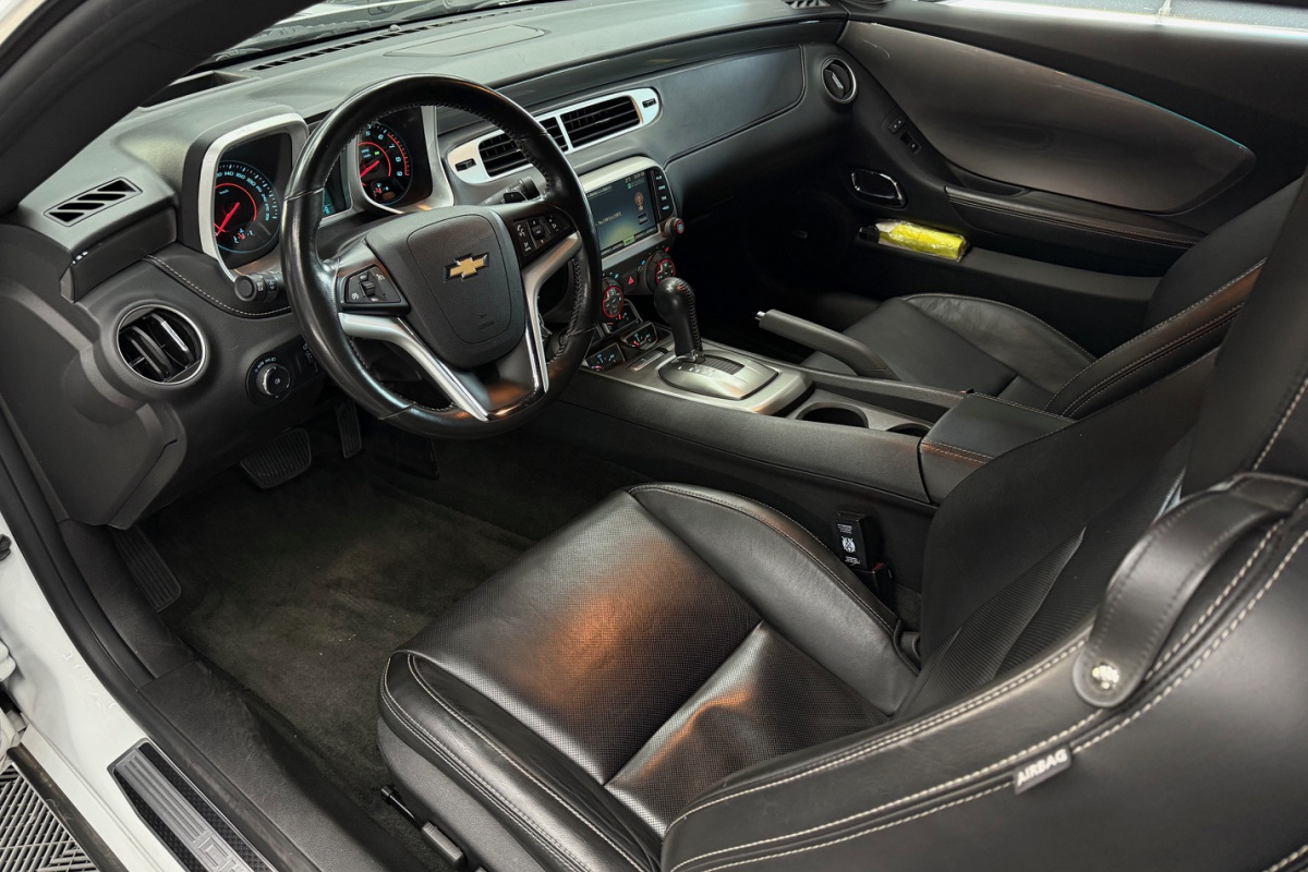 Ponuka vozidiel / Chevrolet Camaro Coupe 6.2 V8 A/T - video Ponuka vozidiel / Chevrolet Camaro Coupe 6.2 V8 A/T - video