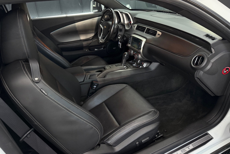 Ponuka vozidiel / Chevrolet Camaro Coupe 6.2 V8 A/T - video Ponuka vozidiel / Chevrolet Camaro Coupe 6.2 V8 A/T - video