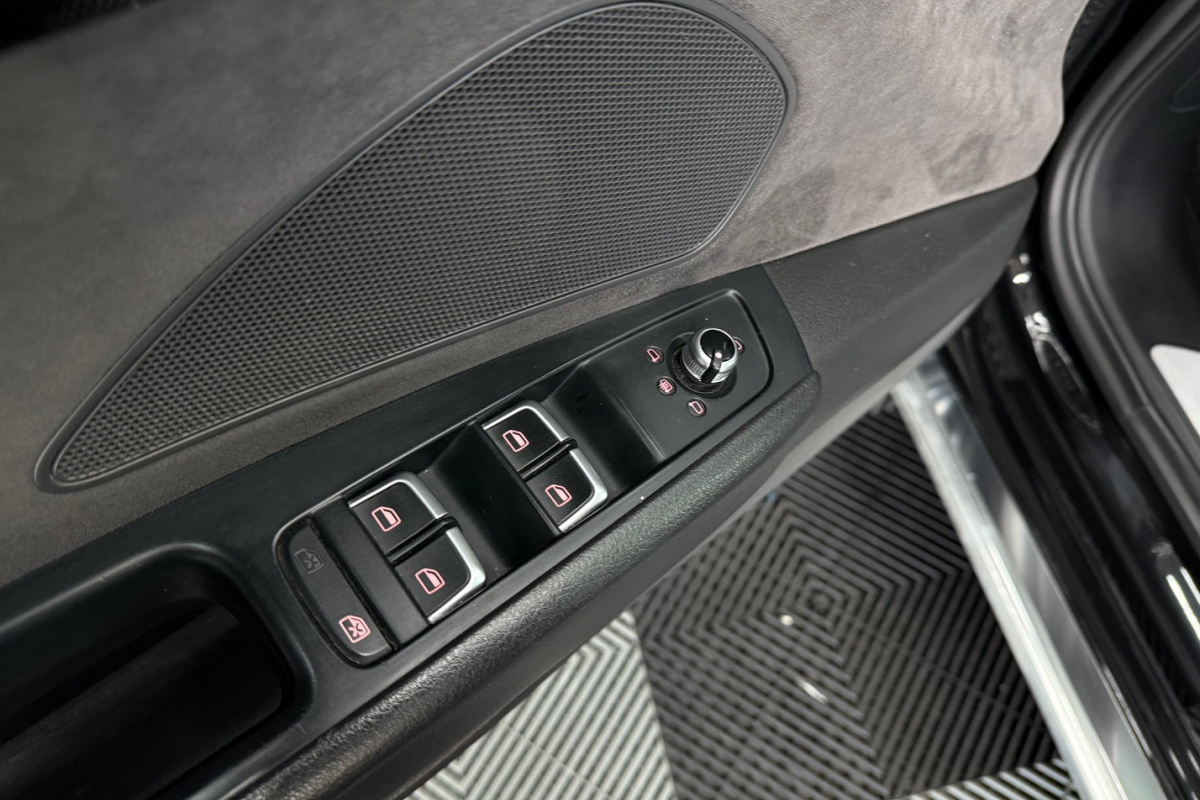 Ponuka vozidiel / Audi A8 3.0 TDI V6 DPF clean diesel quattro tiptronic - video
