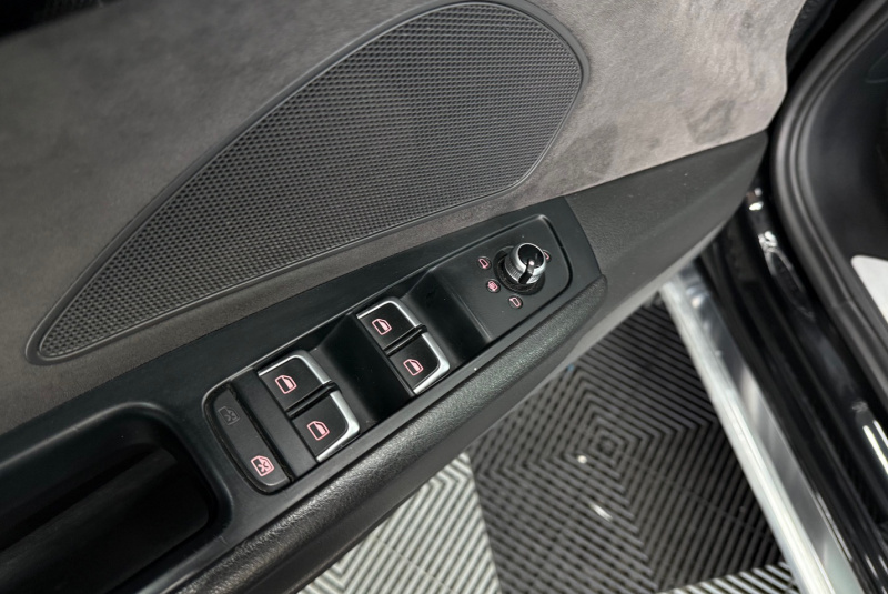  Ponuka vozidiel / Audi A8 3.0 TDI V6 DPF clean diesel quattro tiptronic - video