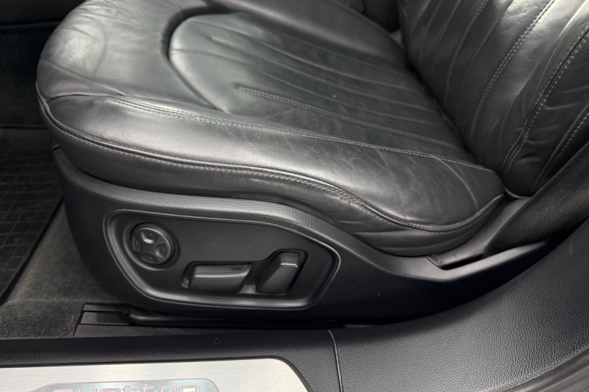 Ponuka vozidiel / Audi A8 3.0 TDI V6 DPF clean diesel quattro tiptronic - video Ponuka vozidiel / Audi A8 3.0 TDI V6 DPF clean diesel quattro tiptronic - video