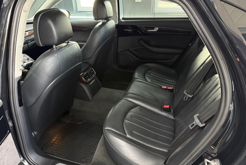  Ponuka vozidiel / Audi A8 3.0 TDI V6 DPF clean diesel quattro tiptronic - video