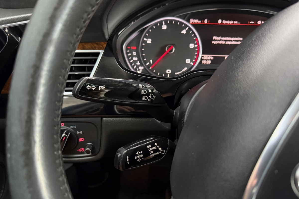 Ponuka vozidiel / Audi A8 3.0 TDI V6 DPF clean diesel quattro tiptronic - video