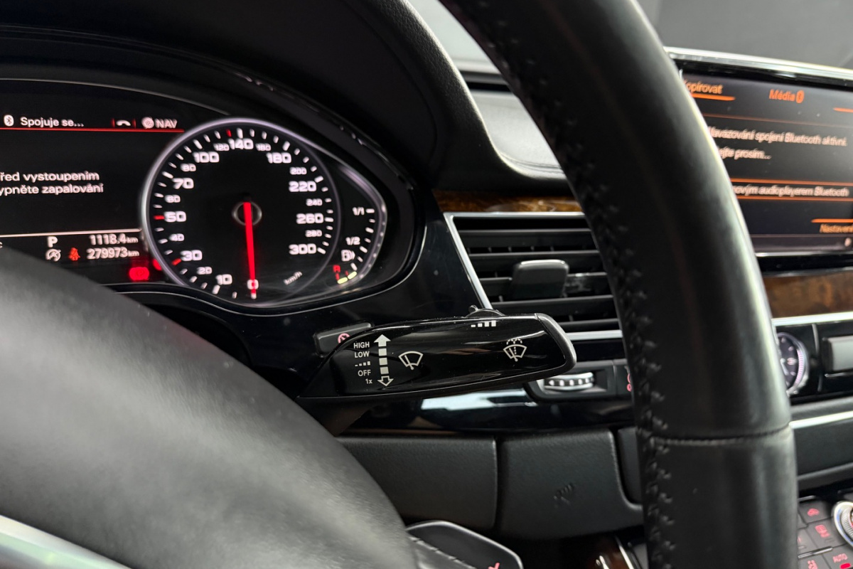 Ponuka vozidiel / Audi A8 3.0 TDI V6 DPF clean diesel quattro tiptronic - video