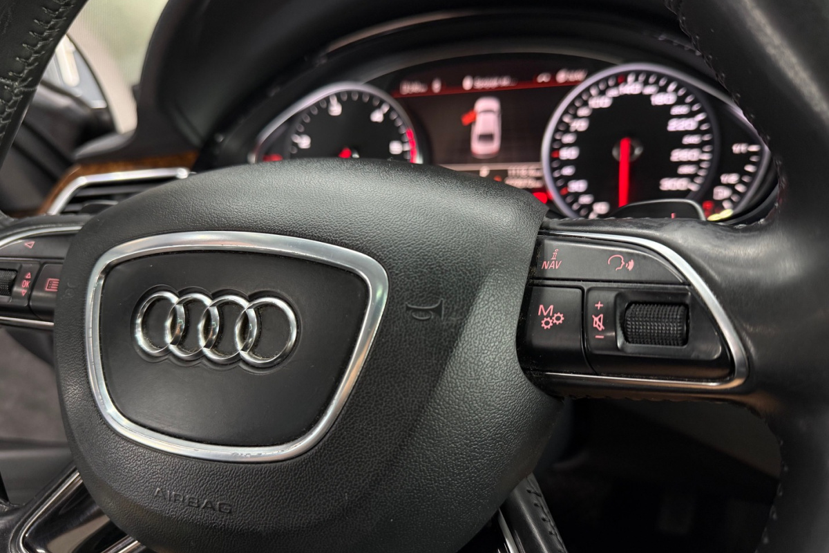 Ponuka vozidiel / Audi A8 3.0 TDI V6 DPF clean diesel quattro tiptronic - video