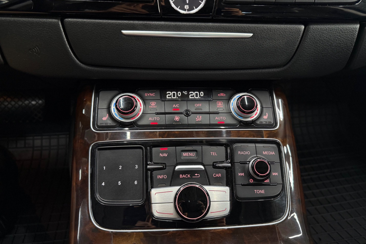 Ponuka vozidiel / Audi A8 3.0 TDI V6 DPF clean diesel quattro tiptronic - video