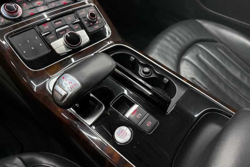  Ponuka vozidiel / Audi A8 3.0 TDI V6 DPF clean diesel quattro tiptronic - video