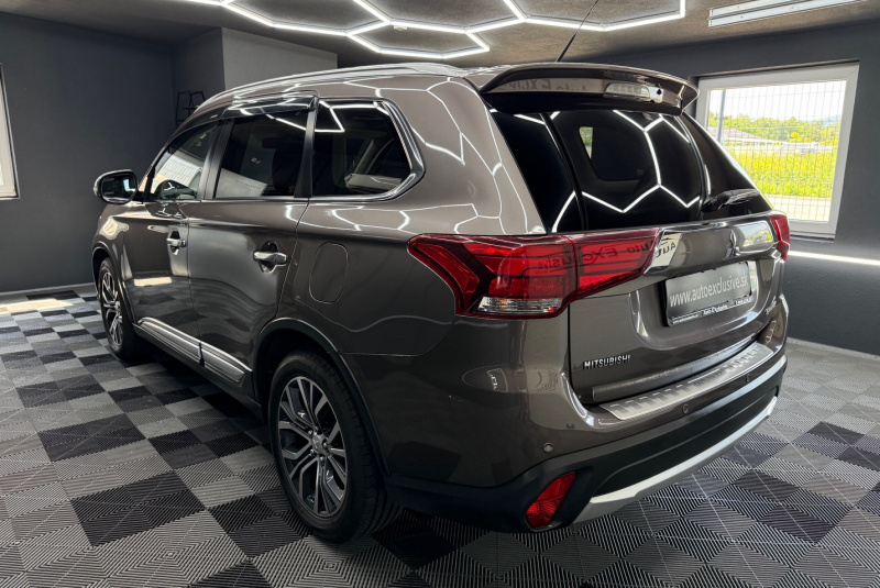  Ponuka vozidiel / Mitsubishi Outlander 2.2 DI-D Intense A/T - video