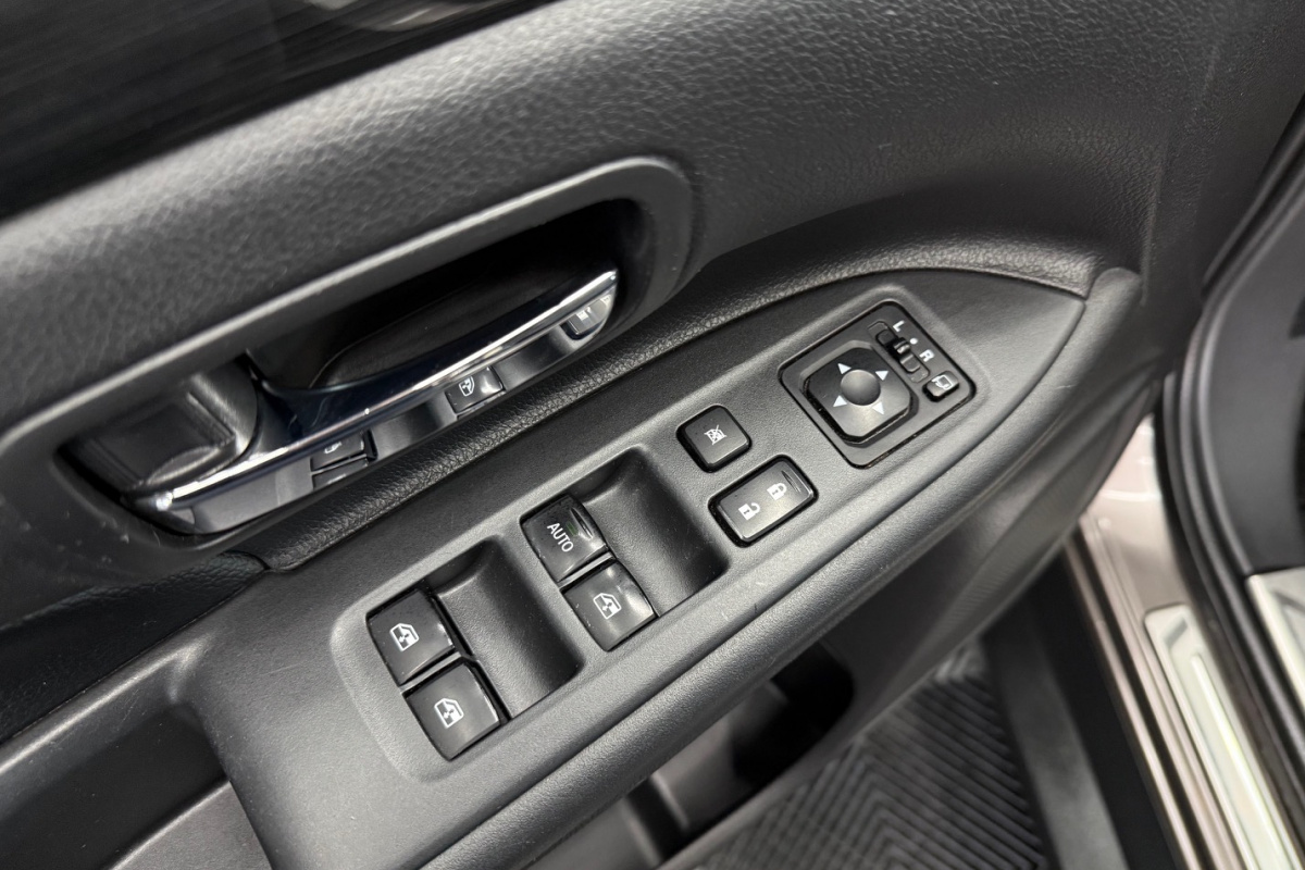 Ponuka vozidiel / Mitsubishi Outlander 2.2 DI-D Intense A/T - video