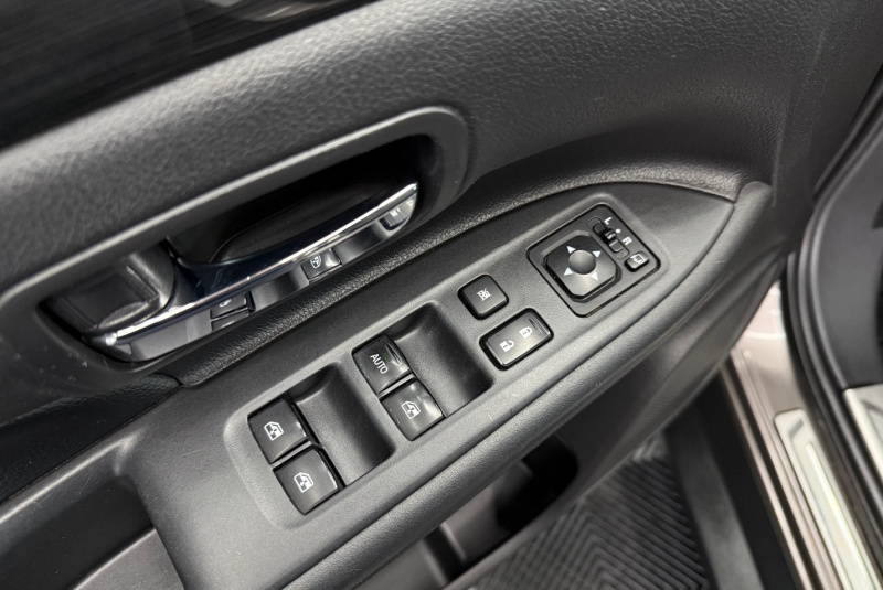  Ponuka vozidiel / Mitsubishi Outlander 2.2 DI-D Intense A/T - video