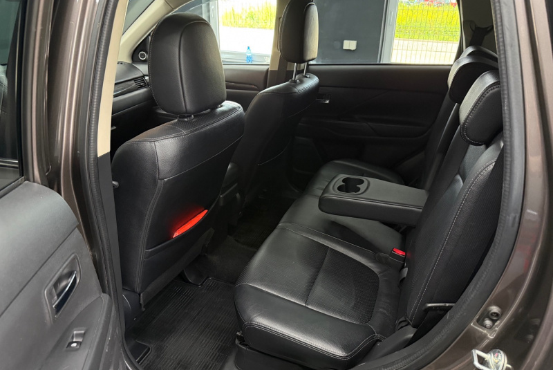  Ponuka vozidiel / Mitsubishi Outlander 2.2 DI-D Intense A/T - video