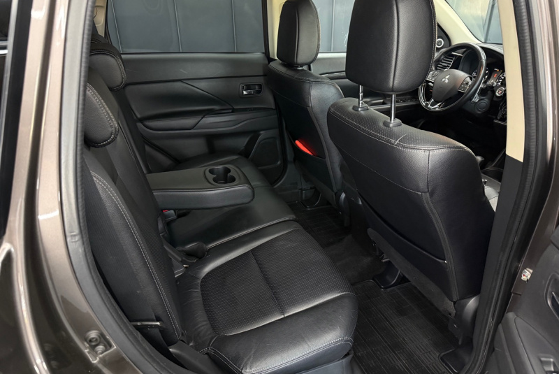 Ponuka vozidiel / Mitsubishi Outlander 2.2 DI-D Intense A/T - video