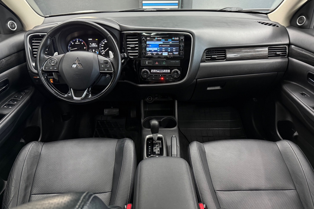 Ponuka vozidiel / Mitsubishi Outlander 2.2 DI-D Intense A/T - video