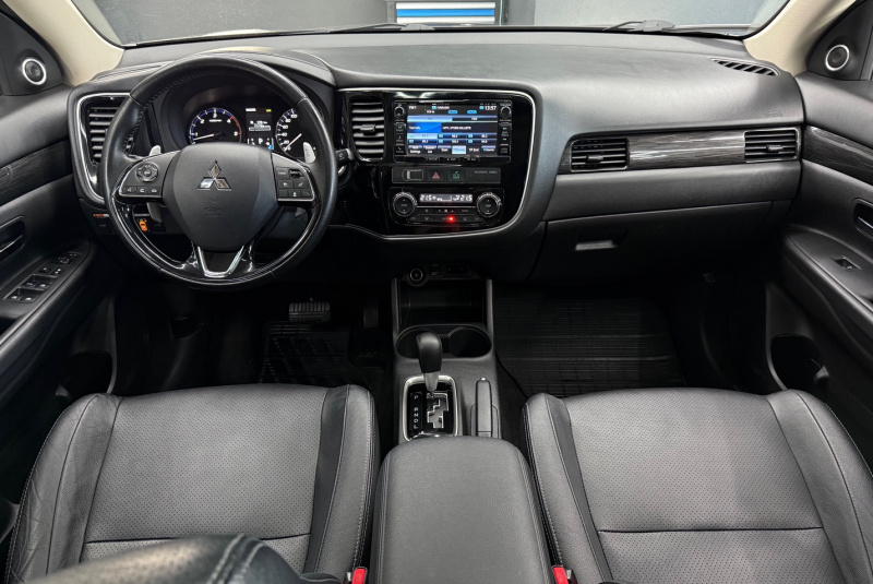  Ponuka vozidiel / Mitsubishi Outlander 2.2 DI-D Intense A/T - video