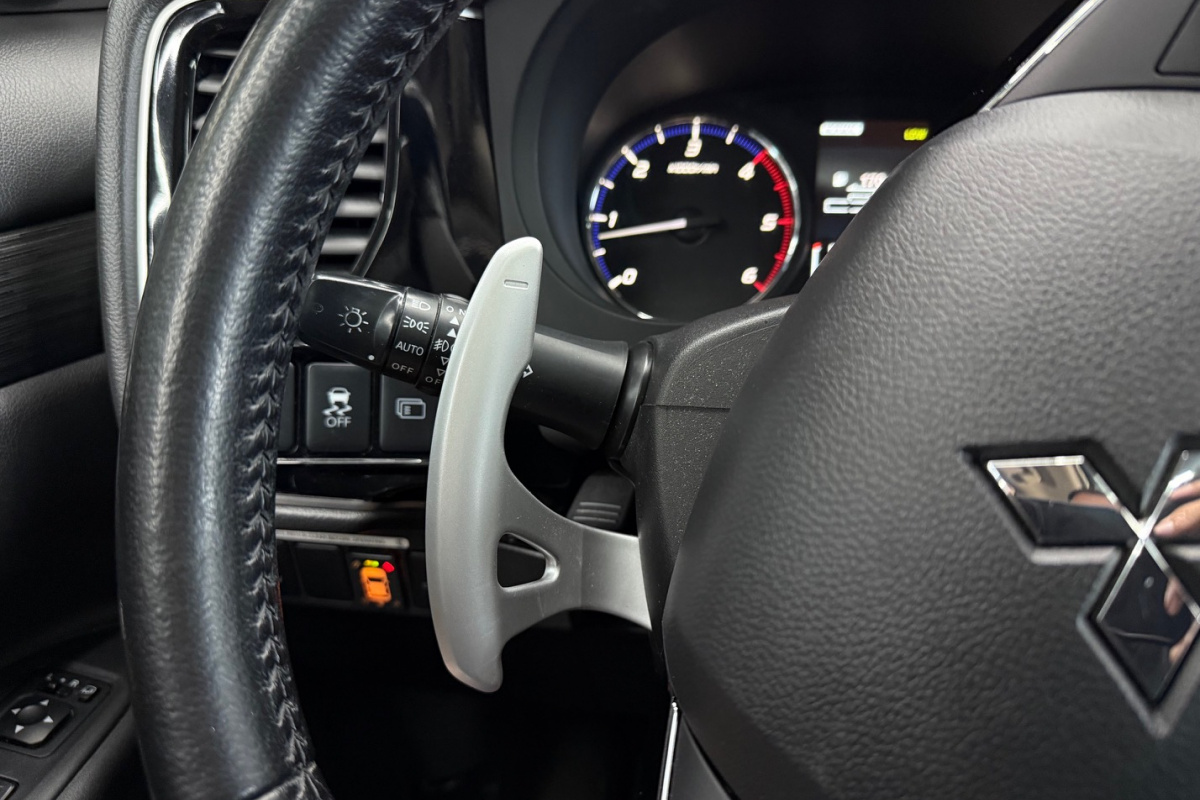 Ponuka vozidiel / Mitsubishi Outlander 2.2 DI-D Intense A/T - video
