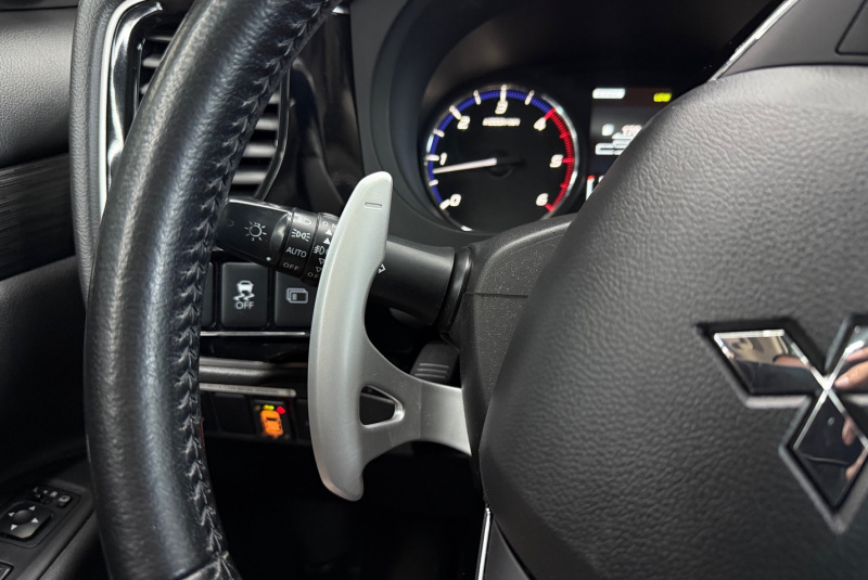  Ponuka vozidiel / Mitsubishi Outlander 2.2 DI-D Intense A/T - video