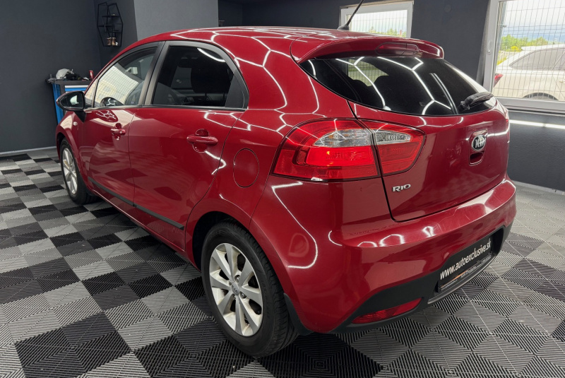  Ponuka vozidiel / Kia Rio 1.4 CVVT LX - video