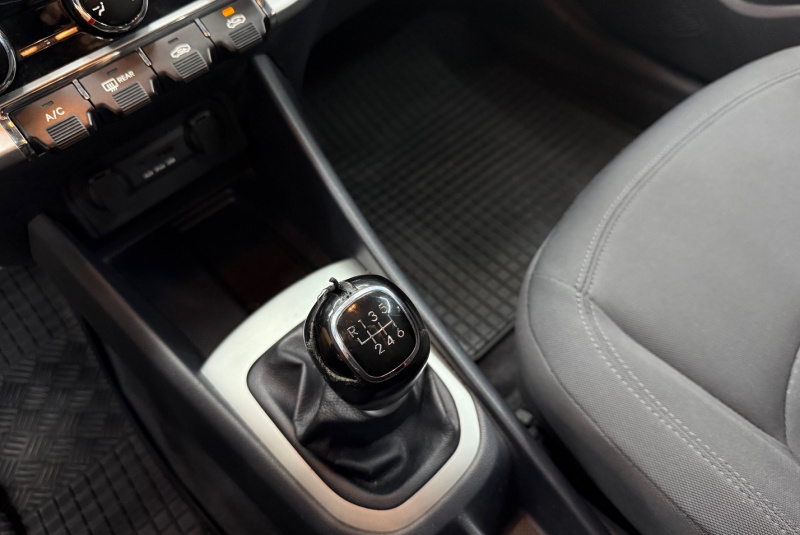  Ponuka vozidiel / Kia Rio 1.4 CVVT LX - video