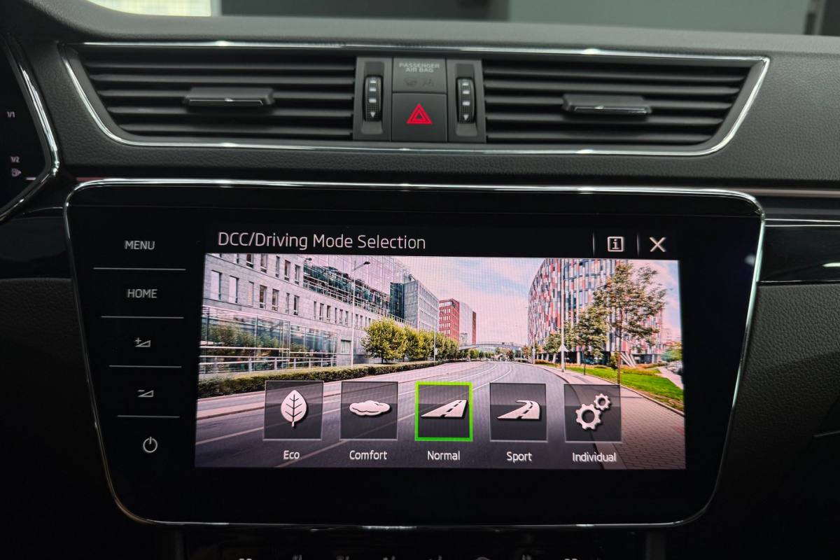Ponuka vozidiel / Škoda Superb 2.0 TSI Style DSG - video