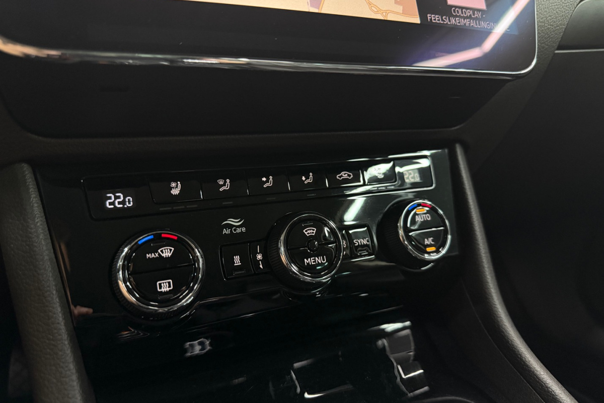 Ponuka vozidiel / Škoda Superb 2.0 TSI Style DSG - video