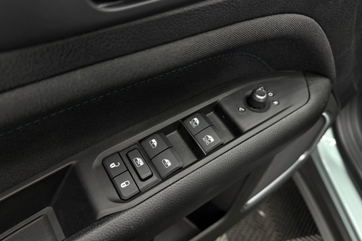 Ponuka vozidiel / Jeep Compass 1.3 Plug-in-Hybrid A/T - video