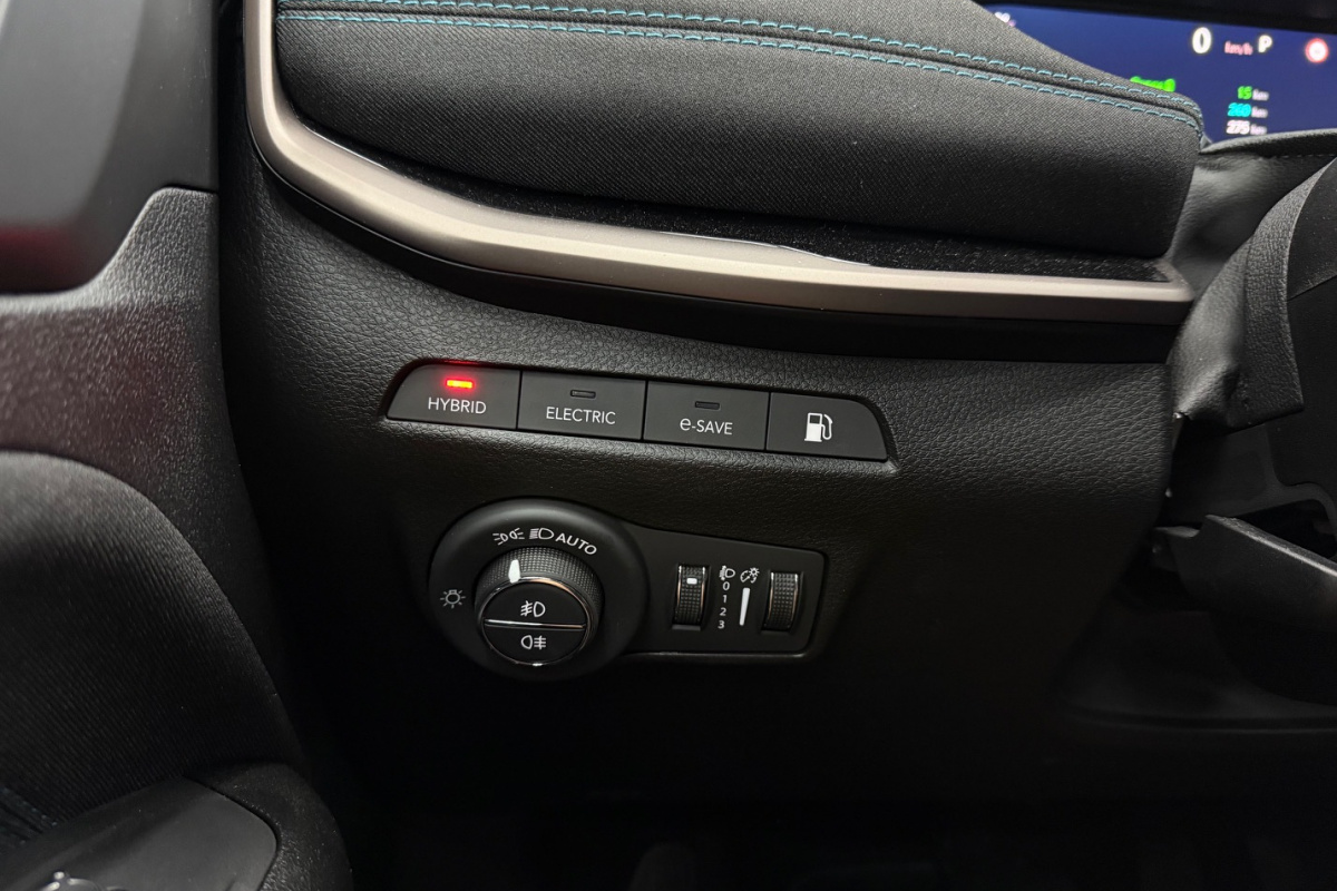 Ponuka vozidiel / Jeep Compass 1.3 Plug-in-Hybrid A/T - video
